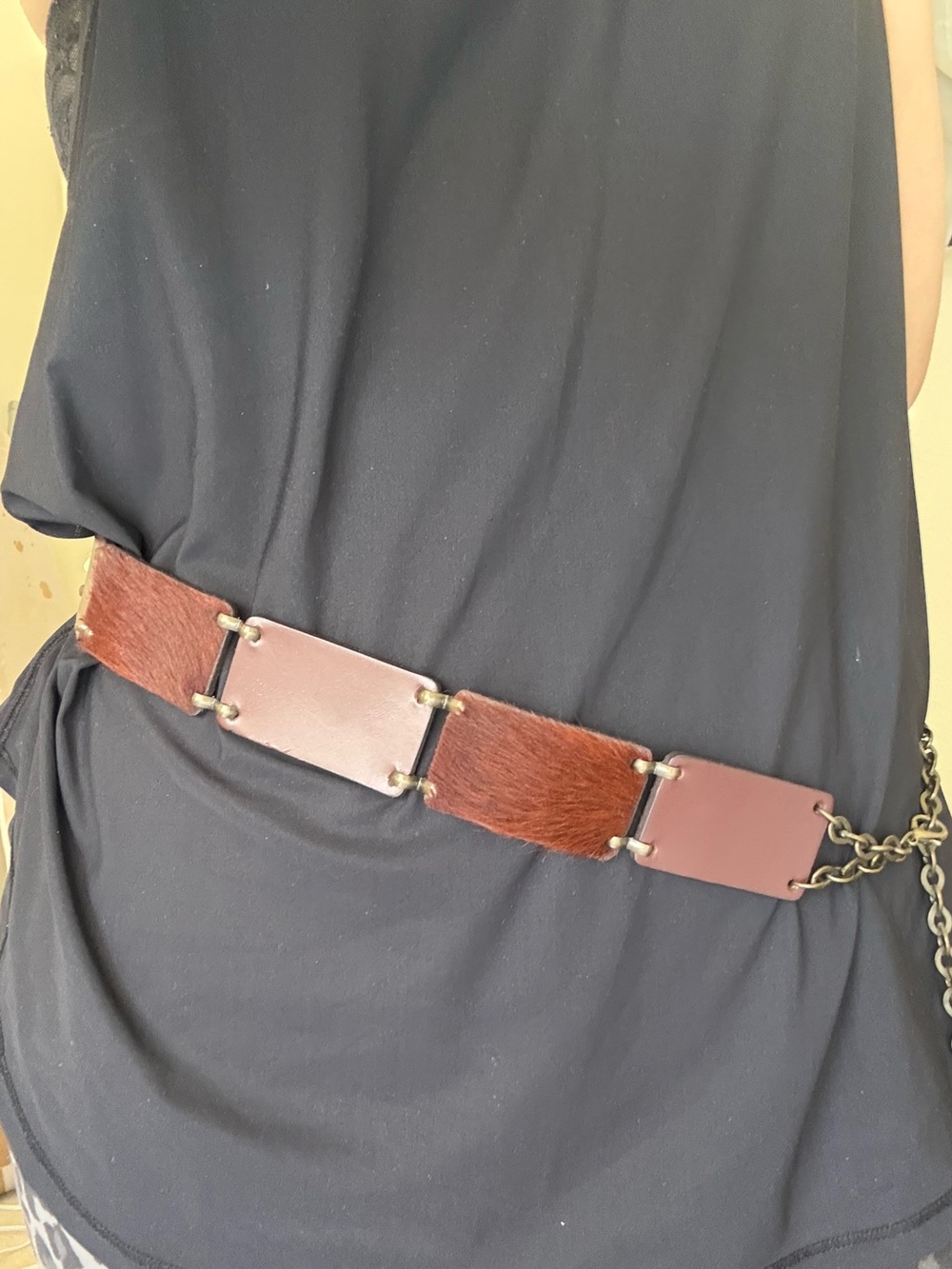 Boho Chic Pony Hair & Faux Leather Plate Chain Belt – Cognac/Brown